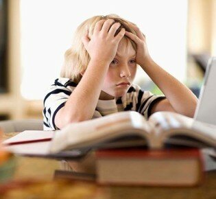 8 важных симптомов наличия стресса у ребенка